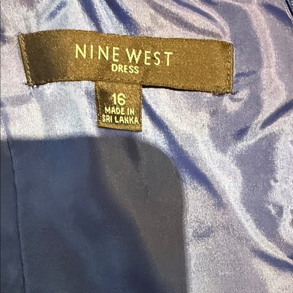 Nine West Vibrant Blue Shimmer Dress w pockets. Size 16 57% Viscose 43% Nylon - Picture 7 of 9